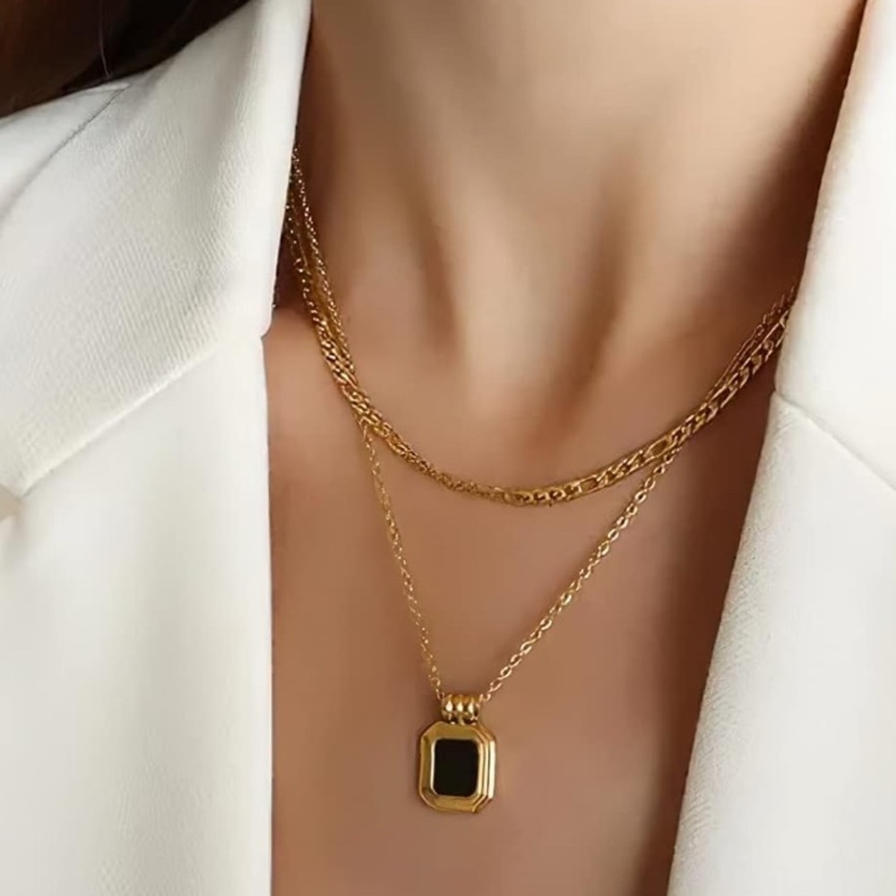 Ridge Rectangle Onyx Chain Necklace | 18K Gold Plated Stainless Steel